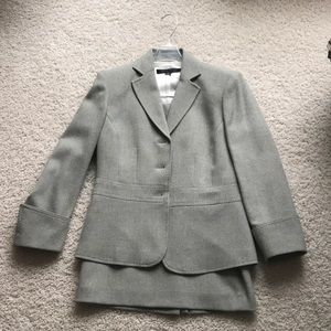 Anne Klein skirt suit